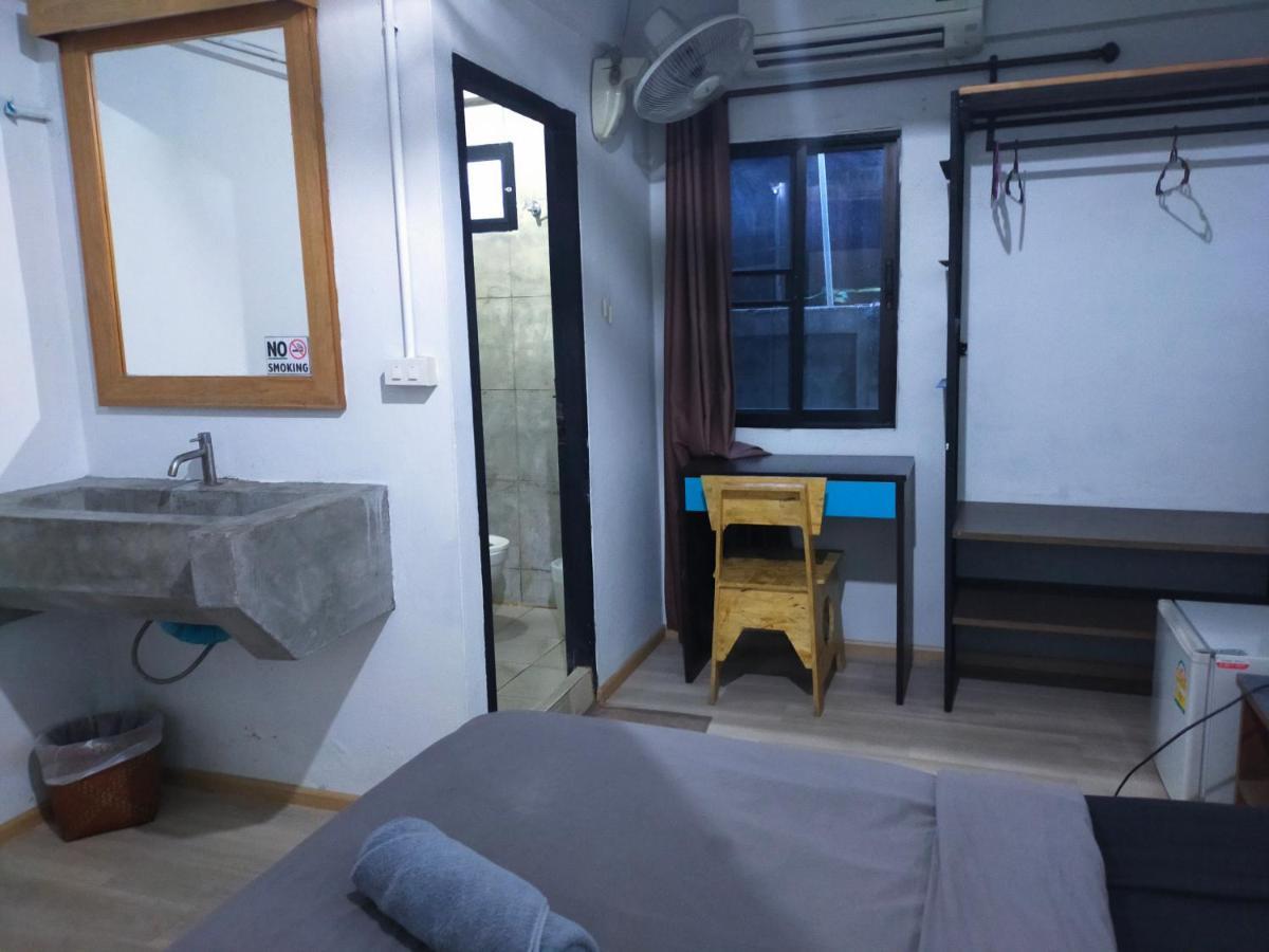 9 Hostel Chiang Mai Buitenkant foto