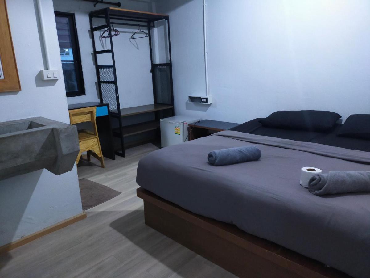 9 Hostel Chiang Mai Buitenkant foto