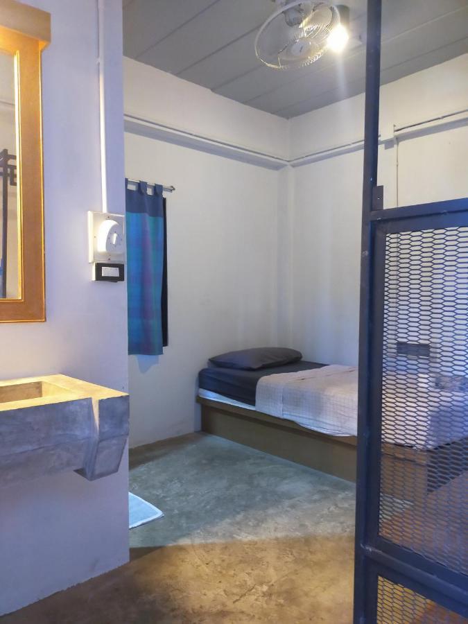 9 Hostel Chiang Mai Buitenkant foto