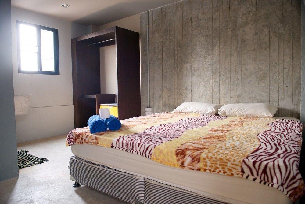 9 Hostel Chiang Mai Buitenkant foto